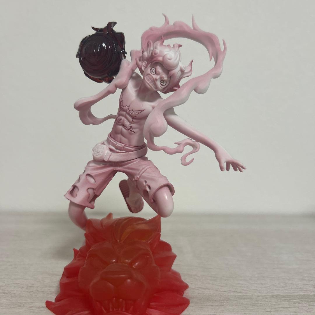 Coppia mini figure ispirate a Gear 5 e Shanks – versione monocromatica (Usate)