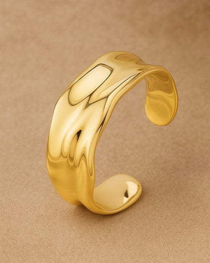 Bracciale “Luce Dorata” – Cuff Rigido Elegante