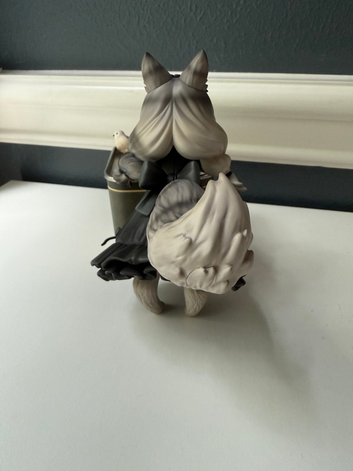 Figure originale Tea Time Cats – Girl with Cat & Tea Canister (Usata)