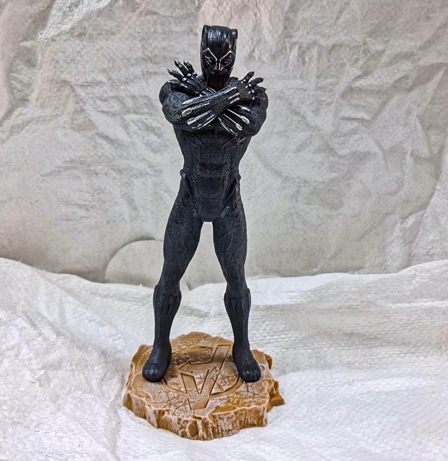 Figure ispirata a eroe felino – Versione nera (Usata, non originale)