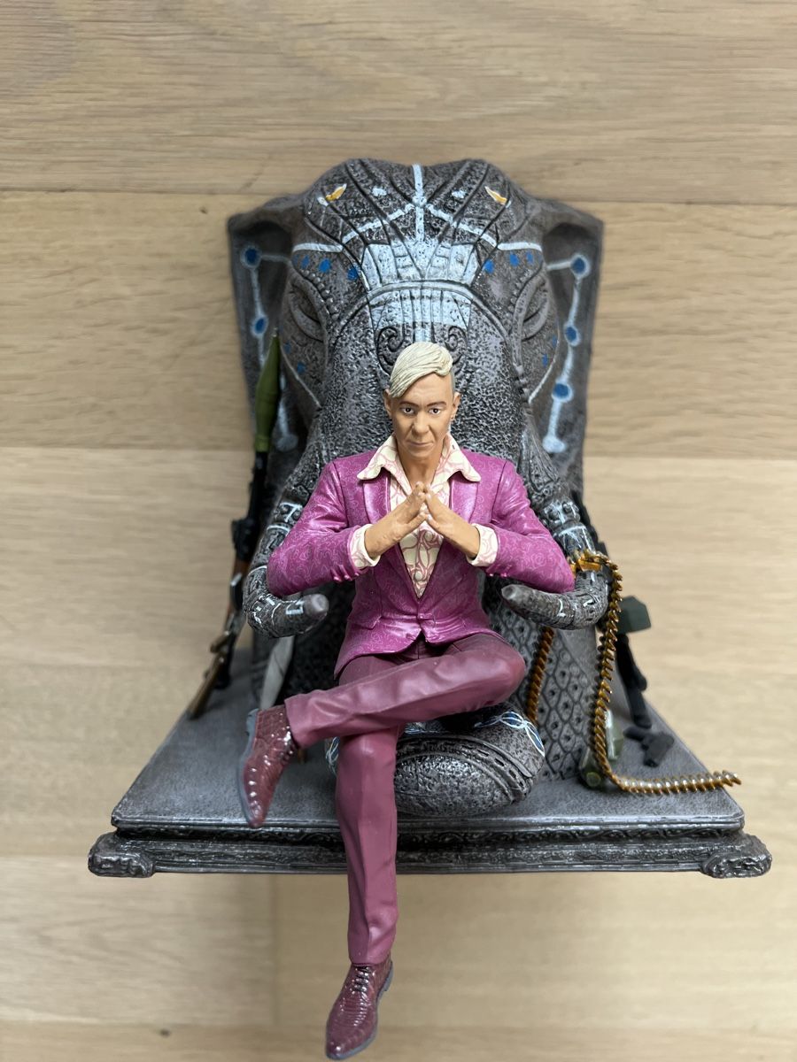 Far Cry 4 – Pagan Min Figure da Collezione con Trono (Originale, Usata)